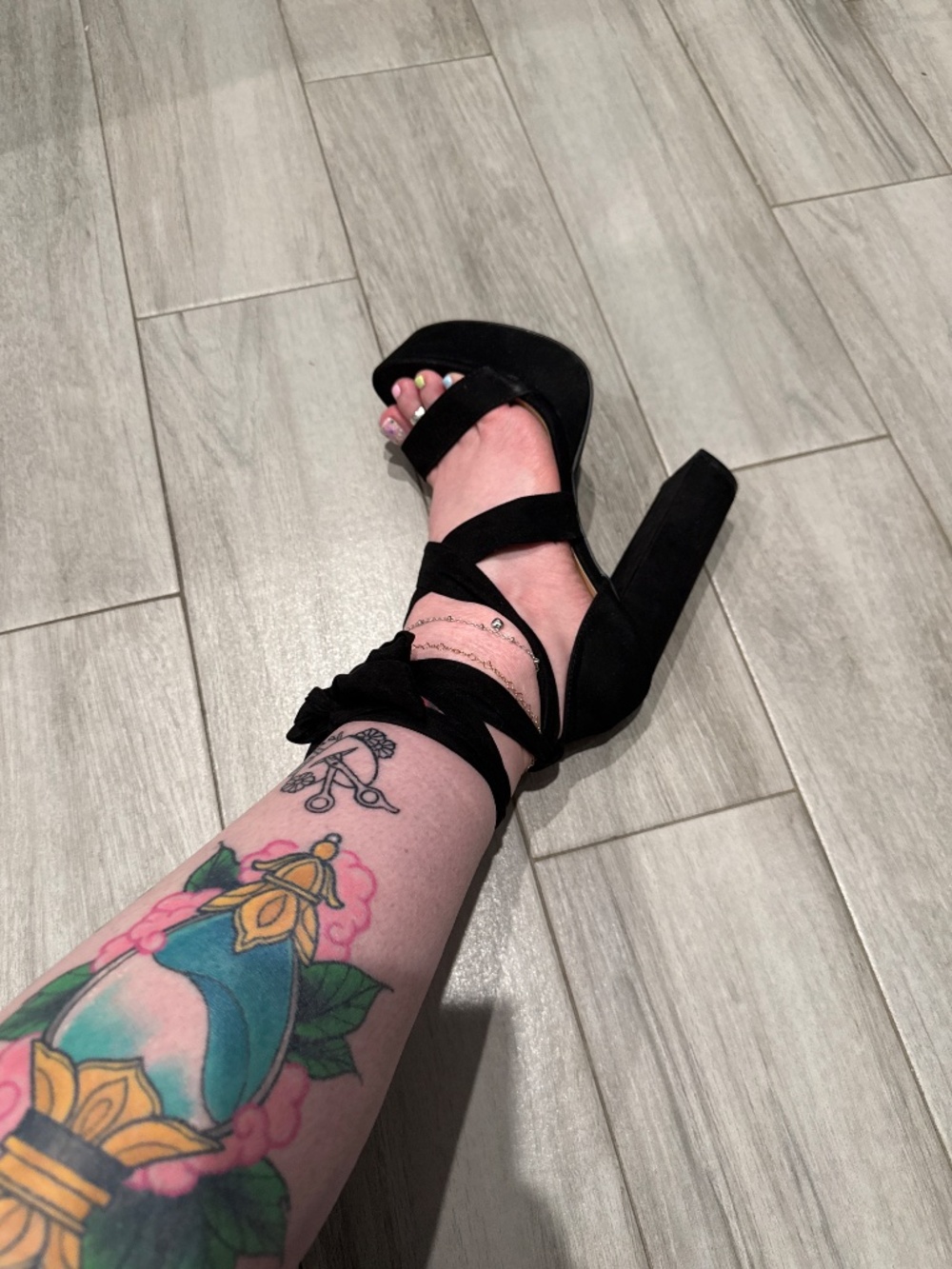 Heels - Picture 5 of 5